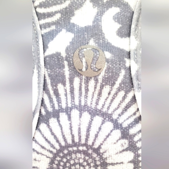 Lululemon Tank & Tote Beachy Floral White Fossil Wee Stripe Racerback Tank Top 2 - Picture 4 of 5